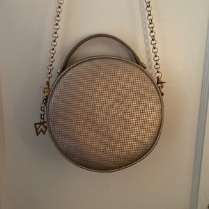 Kelly Wynne gold purse in great condition!